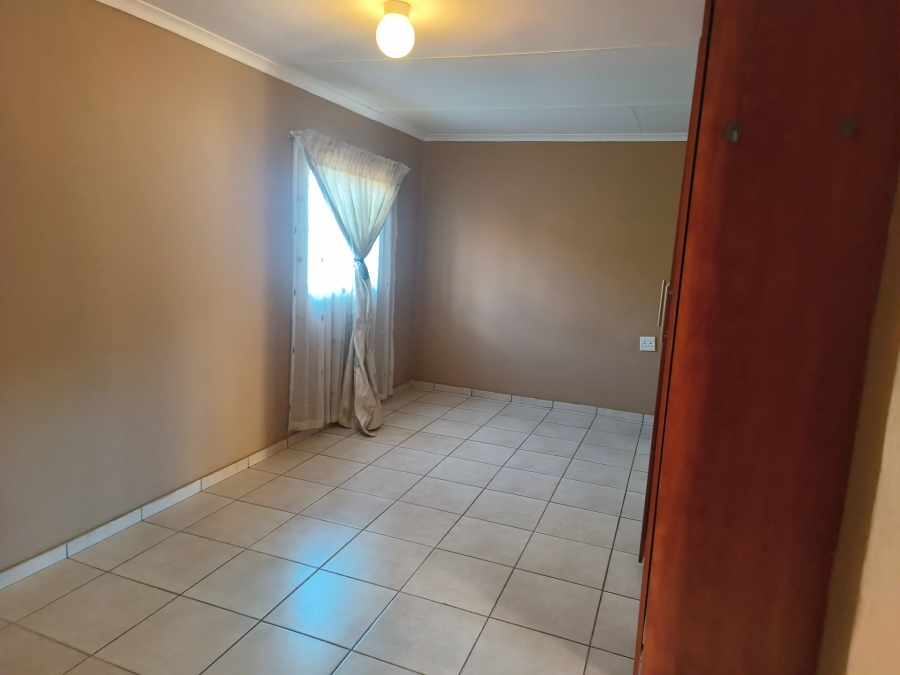 To Let 1 Bedroom Property for Rent in Promosa North West